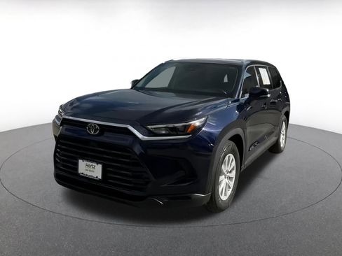 Used 2025 Toyota Grand Highlander XLE image 7