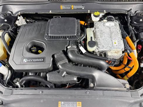 Used 2020 Ford Fusion SE FWD image 18