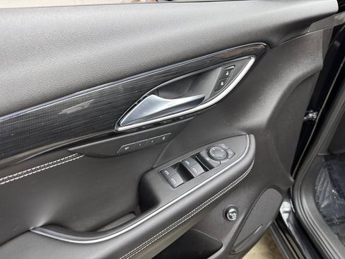 Used 2023 Buick Envision Essence image 12