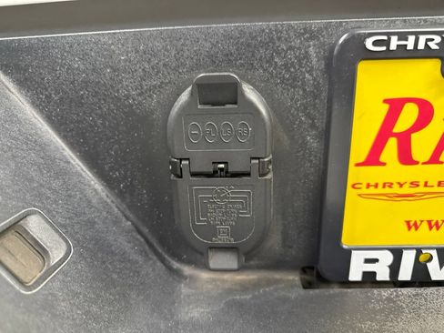 Used 2024 GMC Sierra 1500 Elevation RWD image 8