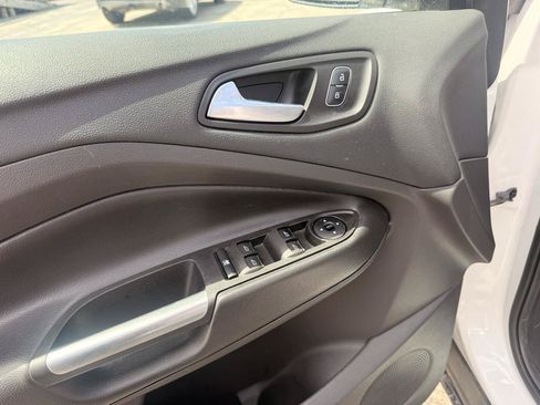 Used 2018 Ford Escape SE FWD image 9