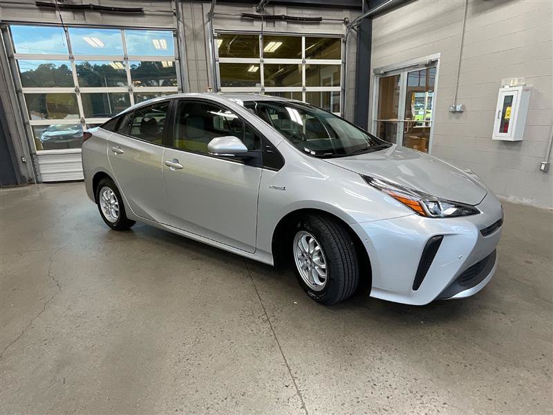 Used 2022 Toyota Prius LE FWD image 7
