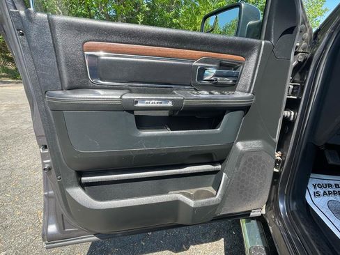 Used 2016 RAM 1500 Laramie w/ Convenience Group AWD/4WD image 16