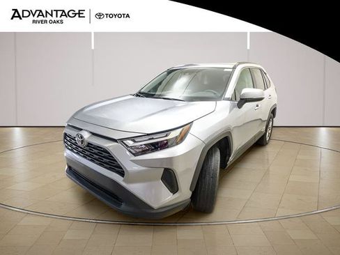 Certified 2025 Toyota RAV4 XLE AWD/4WD image 4