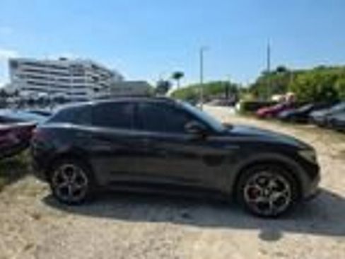 Used 2022 Alfa Romeo Stelvio Veloce image 6