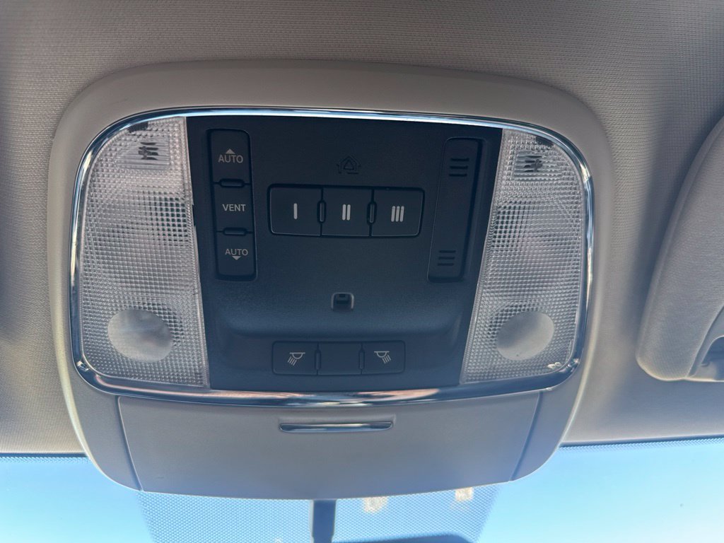 Used 2012 Jeep Grand Cherokee Laredo AWD/4WD image 38