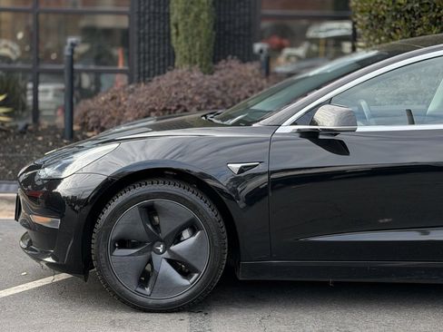 Used 2018 Tesla Model 3 image 10