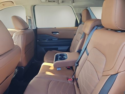 New 2025 Nissan Pathfinder Platinum w/ Cargo Package image 23