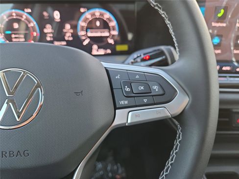 New 2026 Volkswagen Tiguan SE AWD/4WD image 16