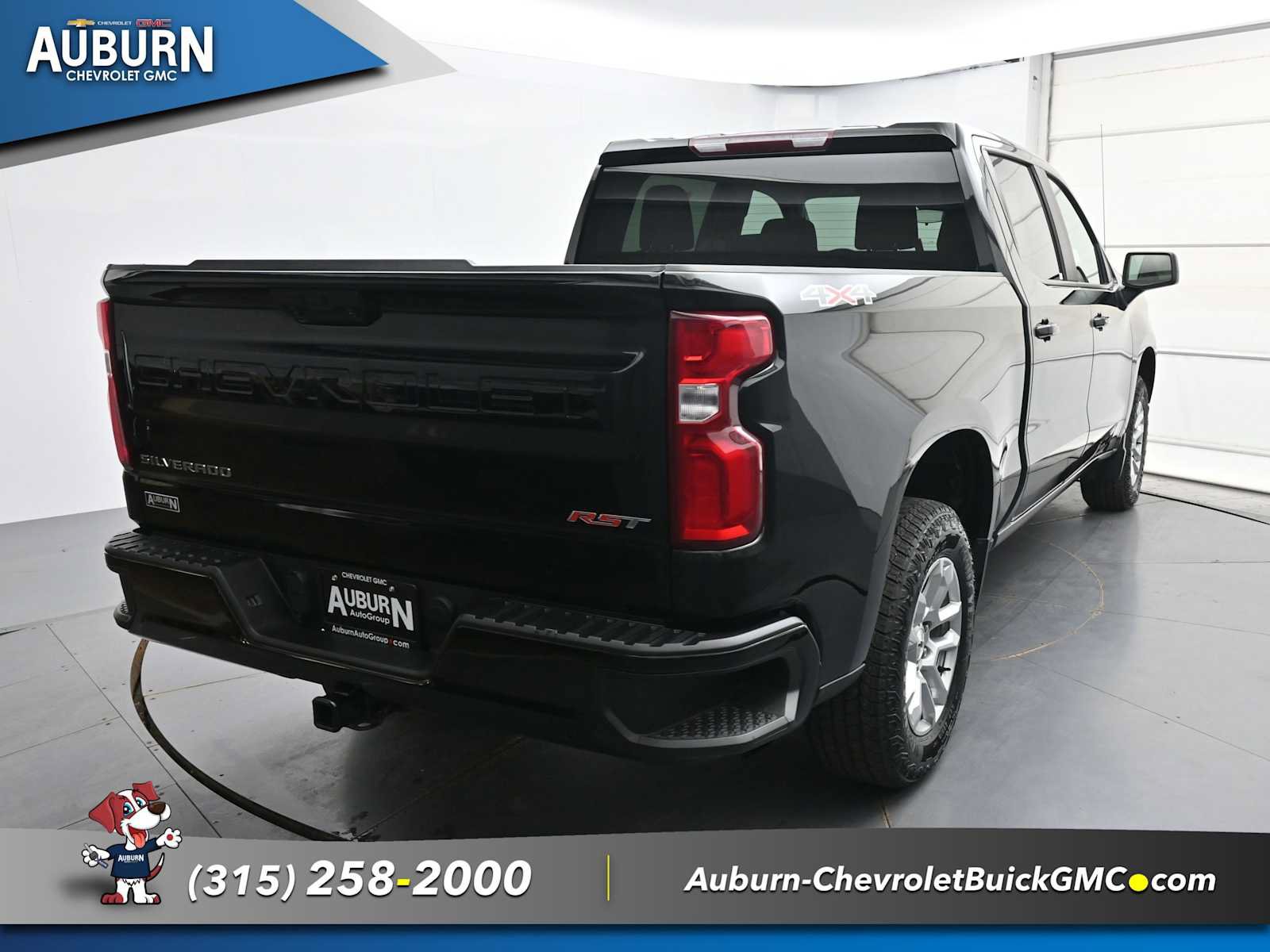 Used 2023 Chevrolet Silverado 1500 RST AWD/4WD image 15