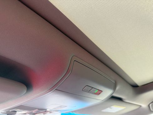 Used 2022 Volkswagen Atlas SE image 9