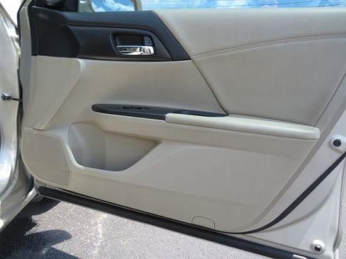 Used 2015 Honda Accord EX-L image 37