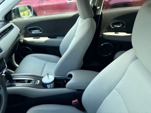 Used 2019 Honda HR-V EX image 7