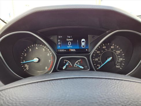 Used 2017 Ford Focus SE w/ Cold Weather Package image 16