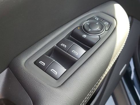 New 2025 Cadillac XT5 Luxury image 29