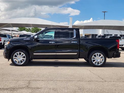 Certified 2025 Chevrolet Silverado 1500 High Country w/ High Country Premium Package AWD/4WD image 4