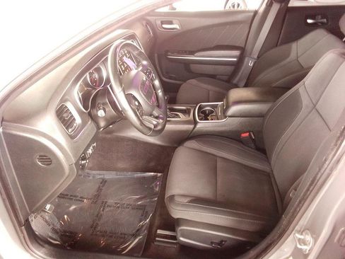 Used 2018 Dodge Charger SXT Plus RWD image 5