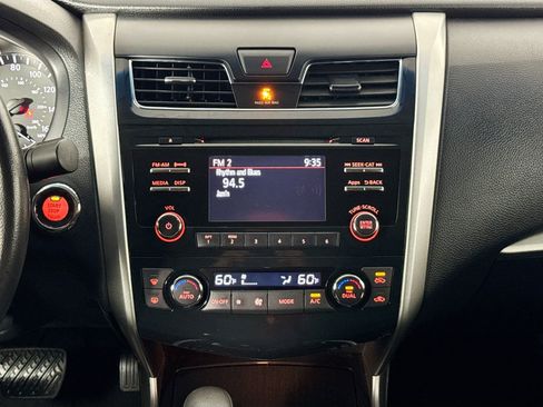 Used 2014 Nissan Altima 2.5 SV FWD image 23
