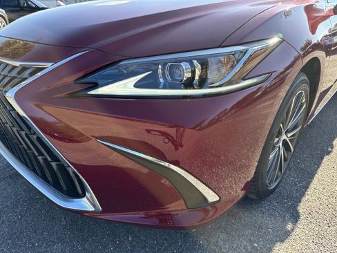 New 2025 Lexus ES 350 w/ Premium Package image 9
