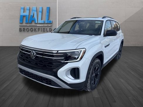 New 2026 Volkswagen Atlas Peak Edition AWD/4WD image 1