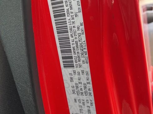 Used 2017 Jeep Wrangler Unlimited Sahara w/ Connectivity Group image 12