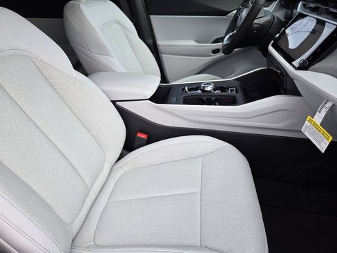 New 2026 Jeep Cherokee Laredo image 9