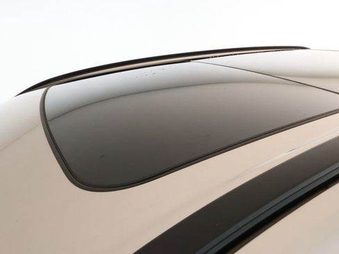 Used 2025 Volvo XC60 T8 Ultra w/ Protection Package Premier image 8