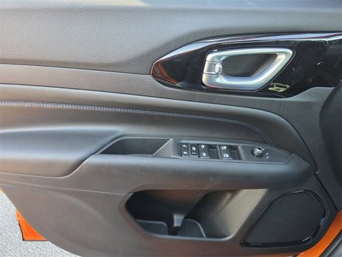 New 2026 Jeep Compass Latitude image 14