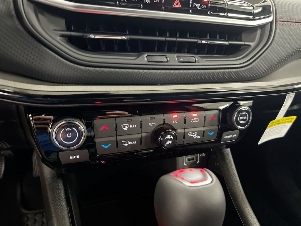 New 2026 Jeep Compass Trailhawk AWD/4WD image 15