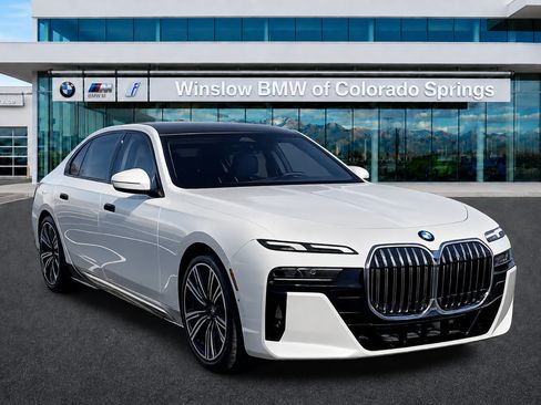 Used 2025 BMW 760i xDrive w/ Premium Package AWD/4WD image 1