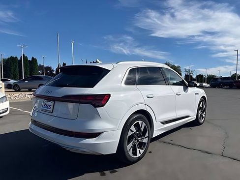 Used 2023 Audi e-tron Premium Plus w/ Premium Plus Package AWD/4WD image 4