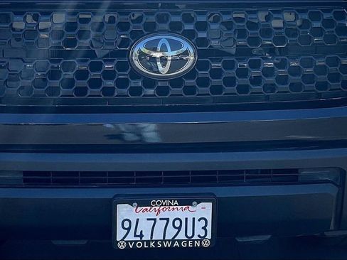 Used 2018 Toyota Tundra SR5 w/ SR5 Upgrade Package RWD image 30
