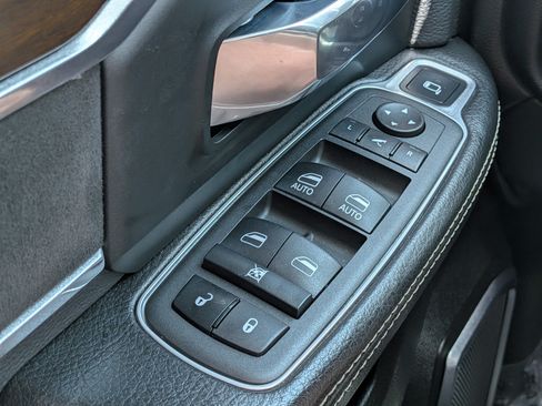 Used 2022 RAM 2500 Laramie AWD/4WD image 21