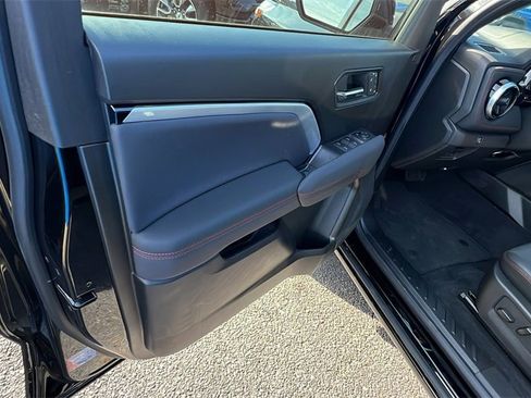 New 2025 Chevrolet Colorado Z71 w/ Technology Package image 11