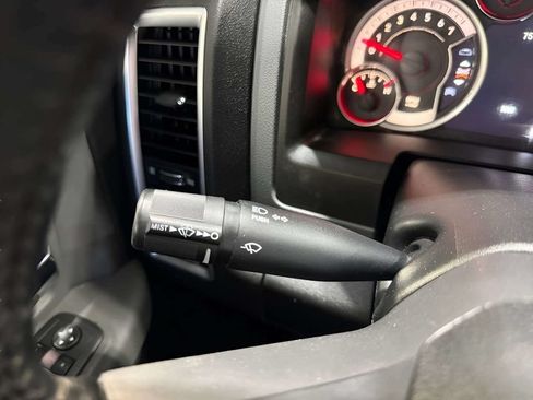 Used 2019 RAM 1500 Classic SLT w/ SLT Plus D←cor Group AWD/4WD image 32
