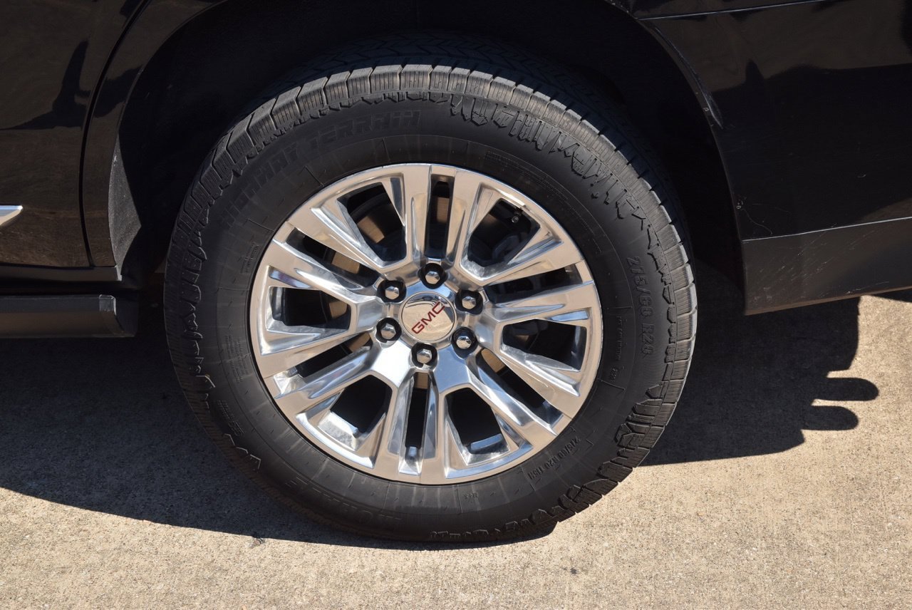 Used 2024 GMC Yukon Denali w/ LPO, Floor Liner Package AWD/4WD image 12