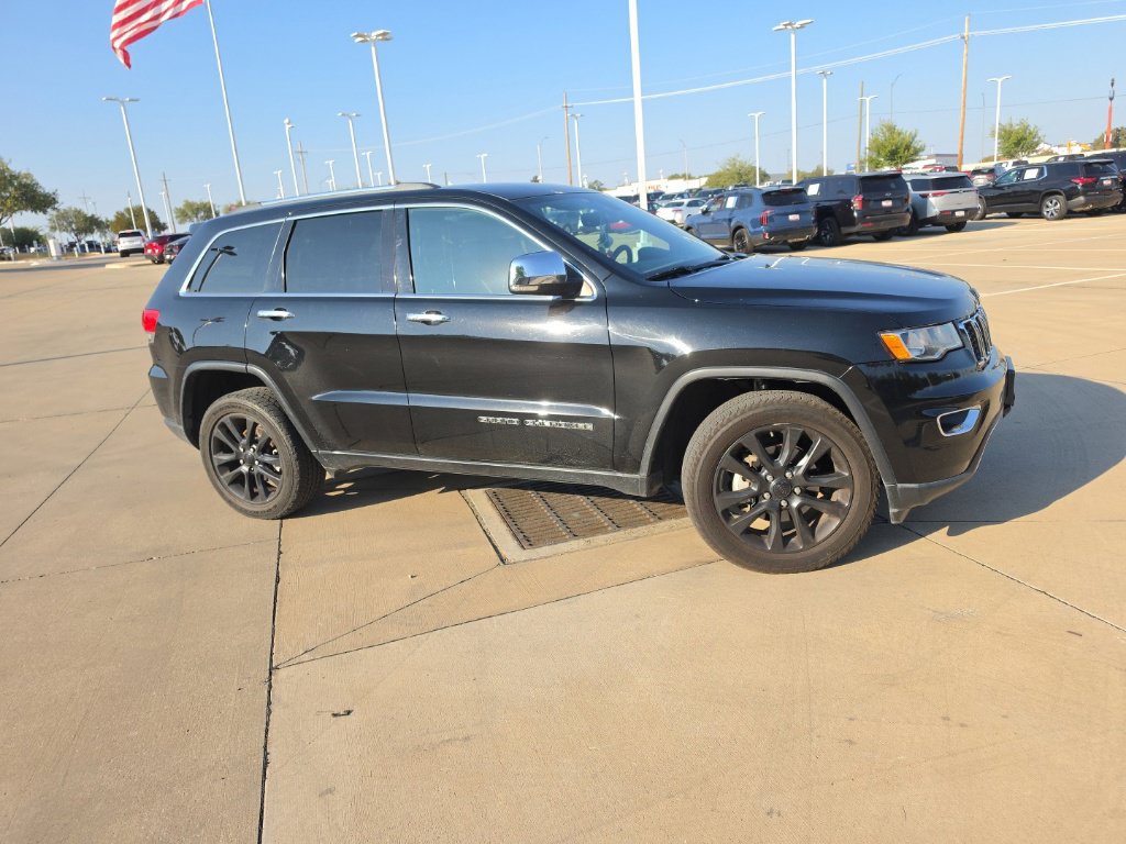 Used 2017 Jeep Grand Cherokee Limited AWD/4WD image 2