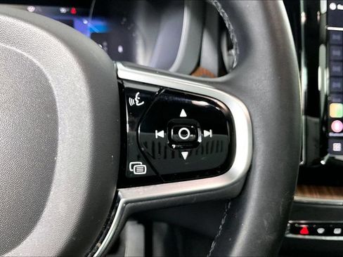 Used 2024 Volvo XC60 B5 Plus w/ Protection Package Premier AWD/4WD image 19