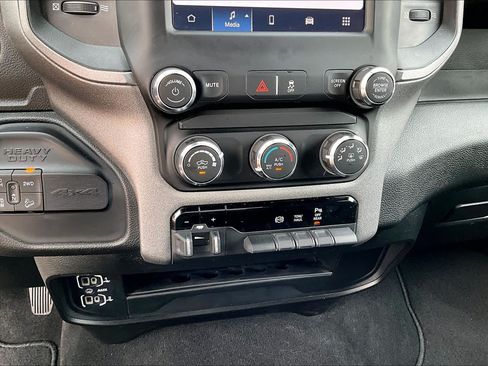Used 2024 RAM 2500 Tradesman w/ Chrome Appearance Group AWD/4WD image 29