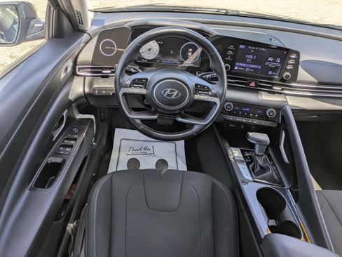 Used 2021 Hyundai Elantra SEL w/ Convenience Package FWD image 15
