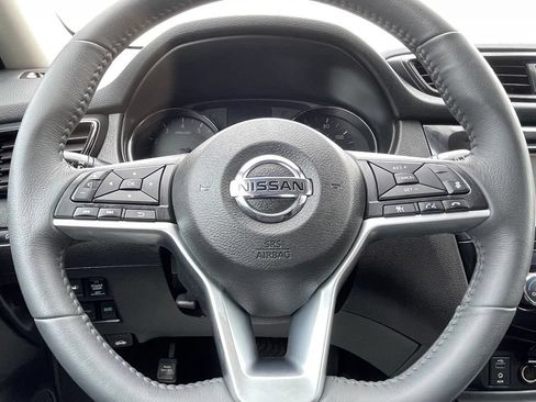 Used 2017 Nissan Rogue SL w/ SL Premium Package FWD image 18