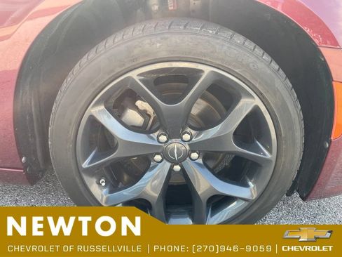 Used 2023 Chrysler 300 Touring L w/ Popular Equipment Group RWD image 17