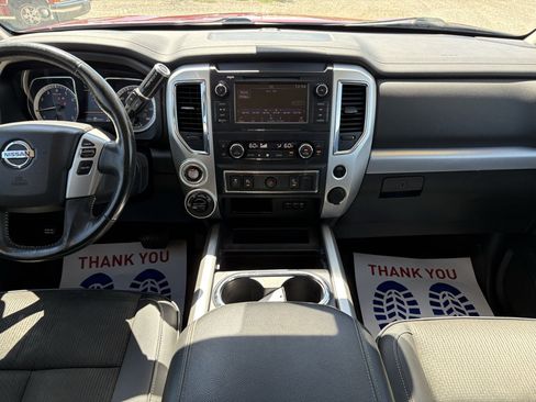Used 2019 Nissan Titan PRO-4X AWD/4WD image 14