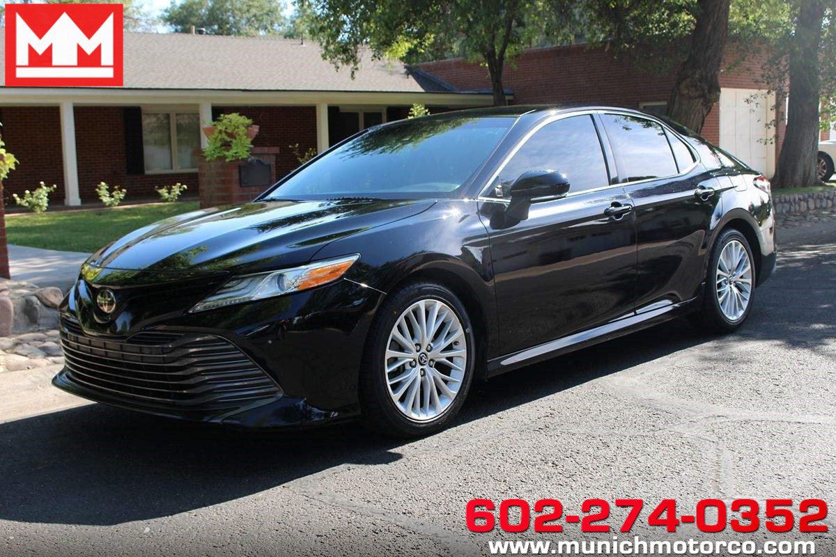 Used 2018 Toyota Camry XLE FWD image 1