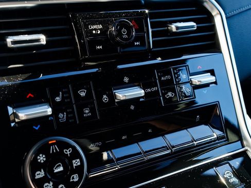 New 2026 Nissan Armada Platinum image 18