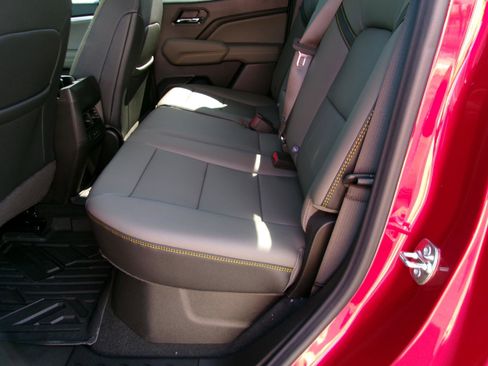 New 2026 Chevrolet Colorado ZR2 image 12