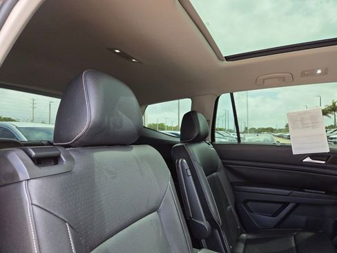 Used 2021 Volkswagen Atlas SE w/ Panoramic Sunroof Package FWD image 14
