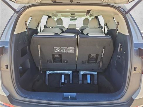 Used 2026 Kia Carnival SX w/ SX Dark Edition Package FWD image 19