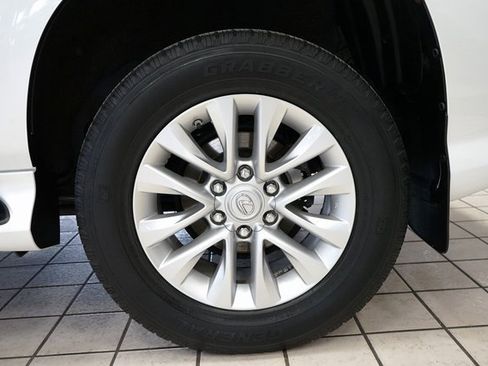 Used 2017 Lexus GX 460 image 57