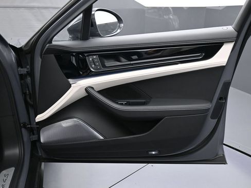 Certified 2025 Porsche Panamera 4S AWD/4WD image 31